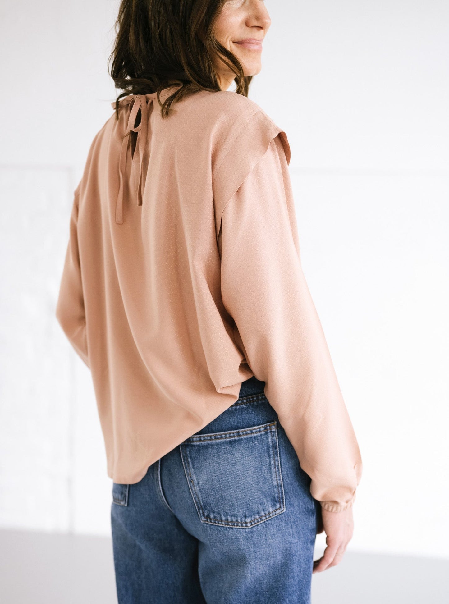 MAVIE Bluse Viskose im Farbton Nude Rose, Foto: Nikki Harris