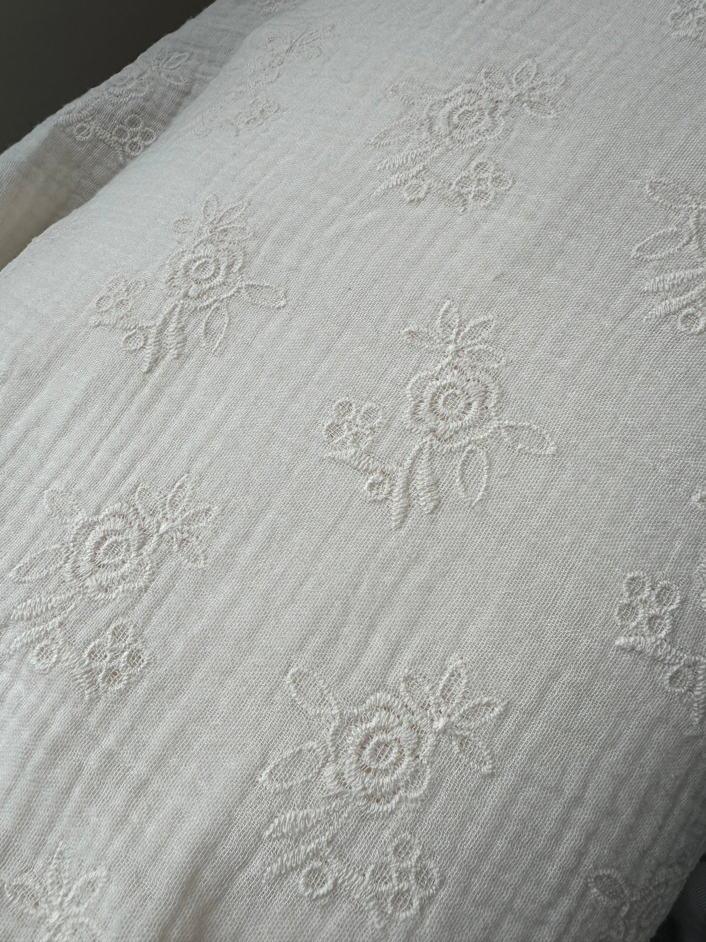 Peonies Musselin im Farbton Ivory