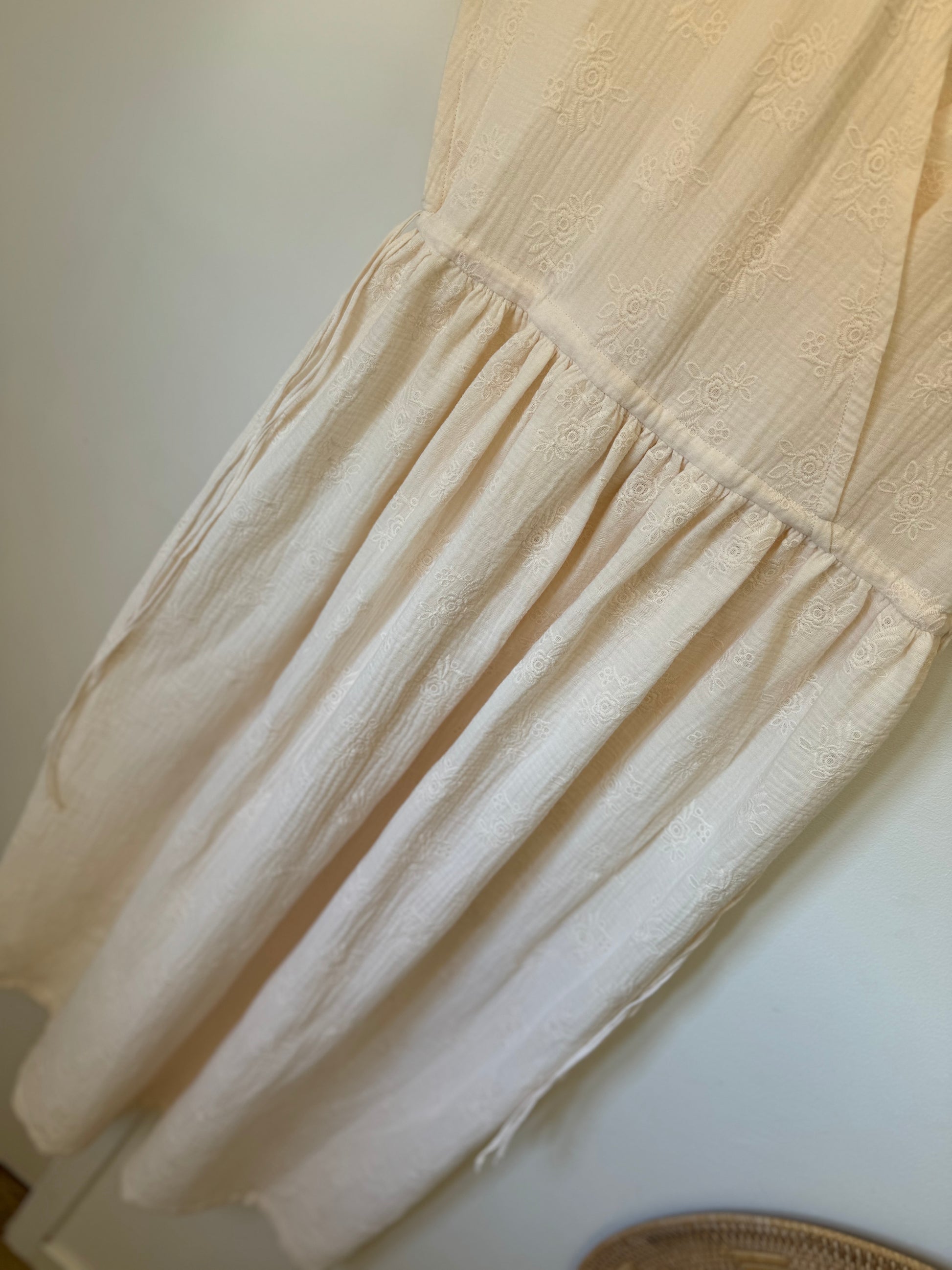 ALVA Peonies Kleid Musselin im Farbton Ivory