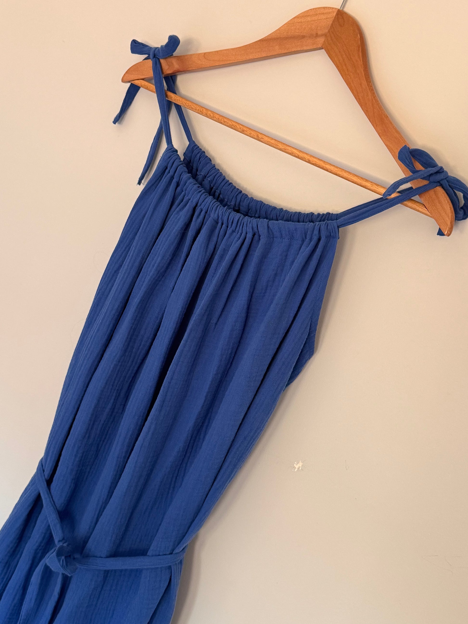 ELISE Kleid Musselin im Farbton Bright Blue aus 100% Bio-Baumwolle 